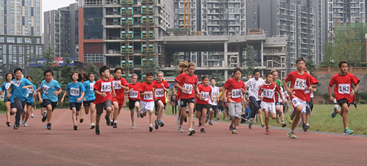 2013-2014學年成都國際學校聯盟越野長跑賽在我校隆重舉行