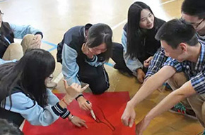  【活動在線】高三心理體驗式培訓(xùn) 
