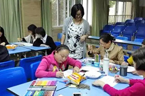  集眾人智慧，促教研質(zhì)量--小學(xué)部集體備課 