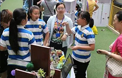  孩子們小學(xué)畢業(yè)了，他們的學(xué)習(xí)成果展堪比藝術(shù)現(xiàn)場(chǎng) 