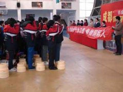 中學部召開“養成良好行為習慣 爭做國際人”宣誓大會小記