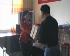 我校中學生和都江堰災區崇義中學手拉手結對子